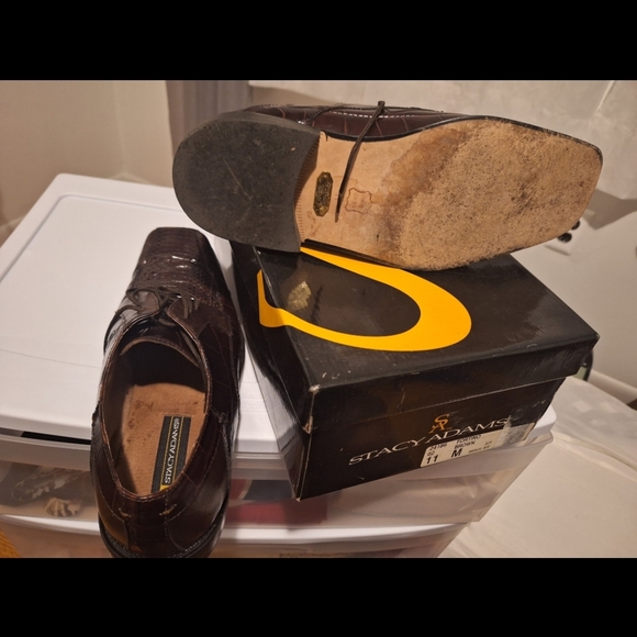 Men\'s dress shoes